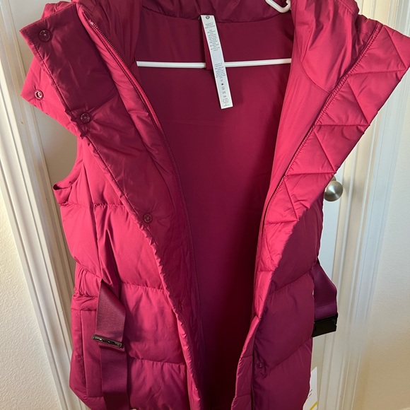 NWT Lululemon Wunder Puff Waist Vest Size 6 in Pomgranate - Picture 5 of 8